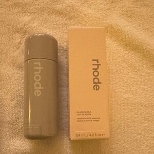 Brand New Rhode Glazing Milk Ceramide Facial Essence